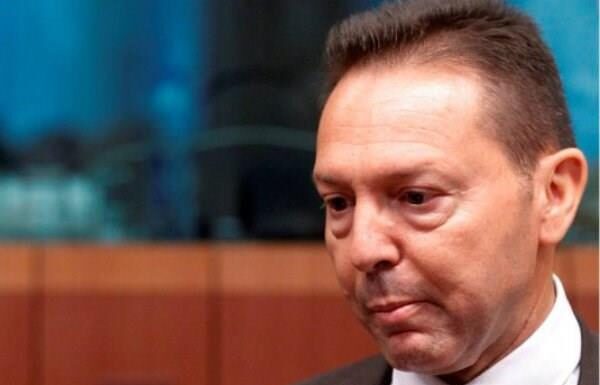 Τι μισθό πιστεύεις ότι παίρνει τώρα ο Στουρνάρας;