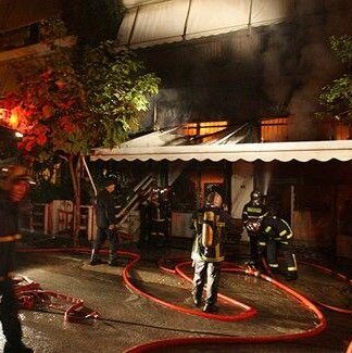 Στο νοσοκομείο πυροσβέστης από την πυρκαγιά στο Παλαιό Φάληρο