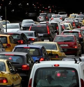 ΤΩΡΑ: Aυξημένη κίνηση στους δρόμους της Αττικής εξαιτίας της κακοκαιρίας