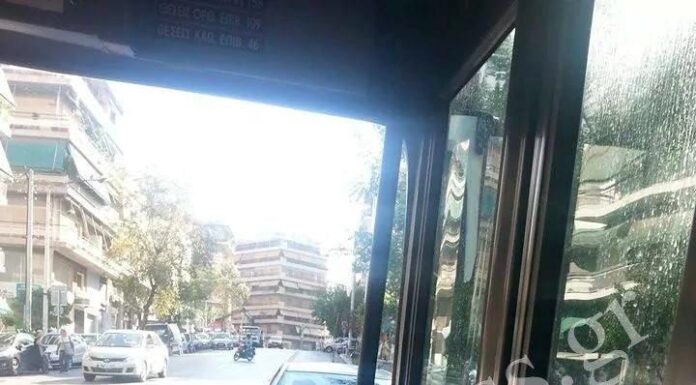 ΤΩΡΑ: Αυτοκίνητο έχει μπλοκάρει τον Λεωφορειόδρομο της Χατζηκυριακού