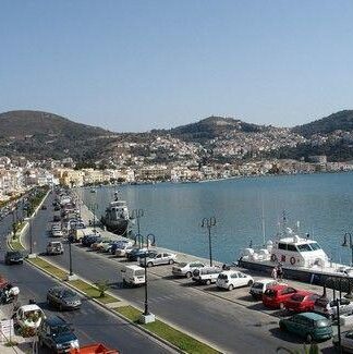 Τραγωδία στην Σάμο: Γυναίκα έπεσε στο λιμάνι με το αυτοκίνητο της και ανασύρθηκε νεκρή (Φωτο)