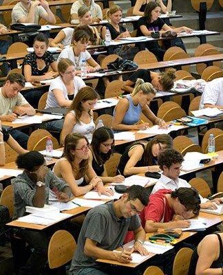 Τα απαραίτητα δικαιολογητικά για τις εγγραφές σε ΑΕΙ και ΤΕΙ