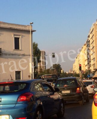 ΤΩΡΑ: Κυκλοφοριακό κομφουζιο στο λιμάνι του Πειραιά (φωτο)