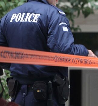 Κατέρρευσε γνωστός κοσμηματοπώλης περιγράφοντας τη δολοφονία του γιου του