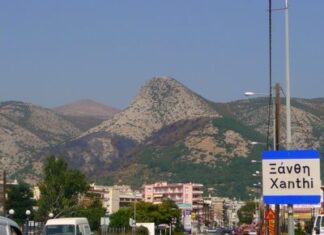 Ξάνθη: Το παρκάρισμα που προκάλεσε κυκλοφοριακό χάος και έγινε θέμα συζήτησης! (Φωτο)