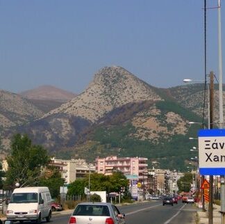 Ξάνθη: Το παρκάρισμα που προκάλεσε κυκλοφοριακό χάος και έγινε θέμα συζήτησης! (Φωτο)