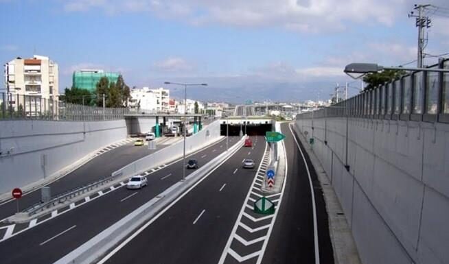 Φωτιά σε αυτοκίνητο στην Αττική Οδό (φωτο)