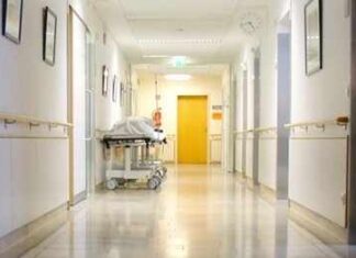 Στο νοσοκομείο πασίγνωστη ηθοποιός με συπτώματα Έμπολα!(φωτο)