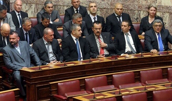 Στο εδώλιο σύσσωμη η Χρυσή Αυγή