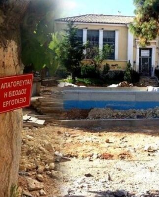 Ξεκίνησαν ξανά οι εργασίες στην πλατεία Πηγάδας (φωτο)
