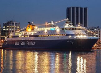 ΒΙΝΤΕΟ: Το Blue Star Paros μπαίνει στο άδειο φθινοπωρινό λιμάνι του Πειραιά