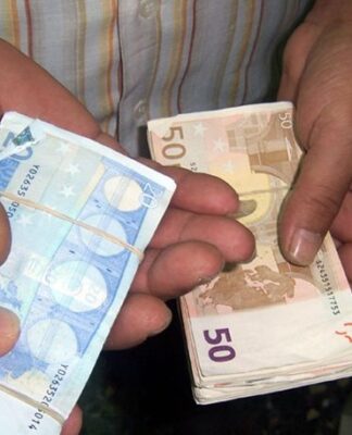 Σύλληψη υπαλλήλων του ΣΔΟΕ και του Υπουργείου Οικονομικών πάνω…στο μέτρημα(βίντεο)