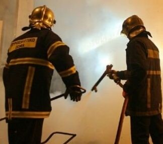 ΑΙΓΙΝΑ: Πυρκαγιά σε αυτοκίνητο