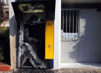 Μπαράζ εμπρησμών σε ΑΤΜ τη νύχτα
