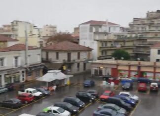 Χιονίζει μέσα στην πόλη της Τρίπολης (Βίντεο)