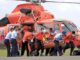 Χέρι – χέρι βρήκαν οι διασώστες τα θύματα της συντριβής του AirAsia (φωτο)