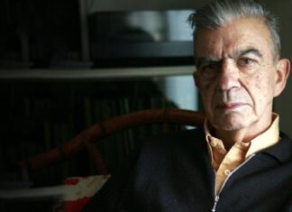 Δολοφονήθηκε ο συγγραφέας Μένης Κουμανταρέας