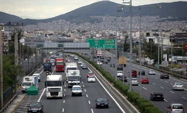 Κυκλοφοριακές ρυθμίσεις από την Τροχαία για τη μετακίνηση των εκδρομέων