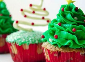 Φανταστικά και εύκολα χριστουγεννιάτικα cupcakes που θα σας ξετρελάνουν!