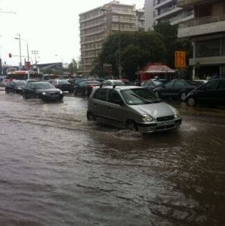 Σε κατάσταση έκτακτης ανάγκης η Βόρεια Ελλάδα – Δείτε ποιοι δρόμοι είναι κλειστοί λόγω κακοκαιρίας