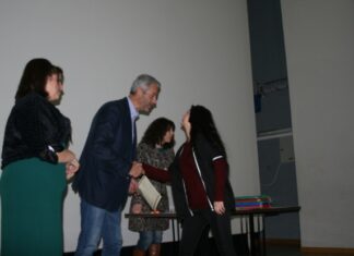 Ο Δήμος Κορυδαλλού βράβευσε τους αριστούχους μαθητές της πόλης! (φωτο)