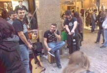 Μικρή κομπανία κάνει “άνω κάτω” την Ερμού (Βίντεο)