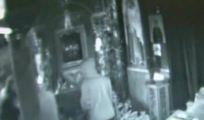 Οι ληστές “πάγωσαν” στην εικόνα της Παναγίας (Βίντεο)