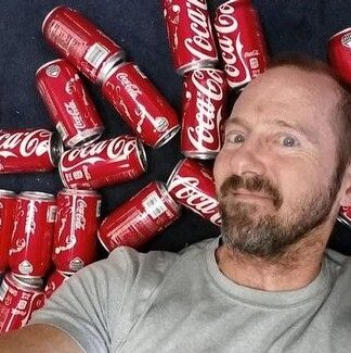 Έπινε 10 κουτάκια coca cola τη μέρα για ένα μήνα και δείτε τι του συνέβη! (Bίντεο)