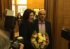 Η Κωνσταντοπούλου έστησε 30’ τον Μεϊμαράκη αλλά εκείνος την περίμενε με ανθοδέσμη