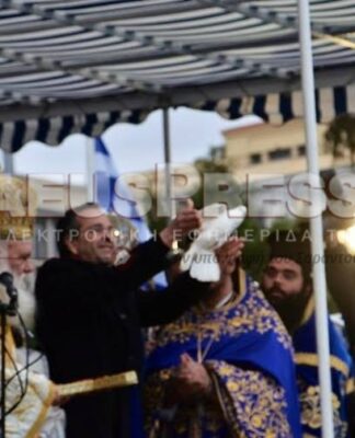 ΘΕΟΦΑΝΕΙΑ ΣΤΟΝ ΠΕΙΡΑΙΑ: Όταν ο Αντώνης Σαμαράς κρατούσε το λευκό περιστέρι…