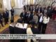 Η πιο συγκινητική στιγμή της ορκωμοσίας της νέας κυβέρνησης (βίντεο)