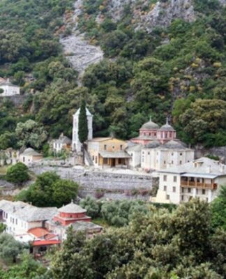 Μοναχός στο Άγιον Όρος βρέθηκε άφθαρτος στο κελί του ένα μήνα μετά το θάνατο του!