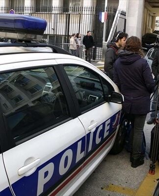 Πληροφορίες για 10 νεκρούς από πυρά σε γραφεία στο Παρίσι!