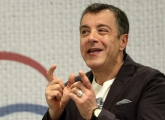 Το… πήδημα του Θεοδωράκη που αναστάτωσε το διαδίκτυο (Βίντεο)