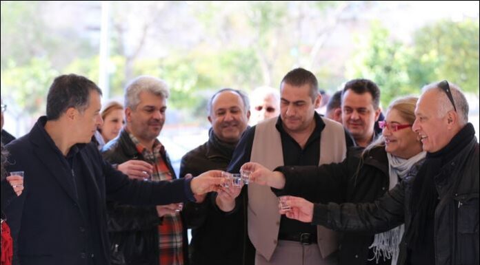 Σε Κορυδαλλό και Νίκαια σήμερα ο Θεοδωράκης (φωτο)