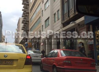 ΤΩΡΑ: Η Τροχαία Πειραιά αφαιρεί πινακίδες οχημάτων! (Φωτο)