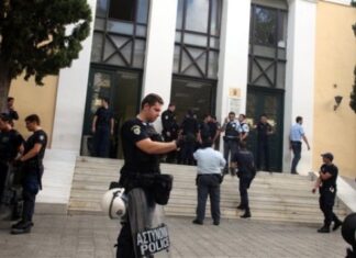 Απειλητικό τηλεφώνημα για βόμβα στην Ευελπίδων