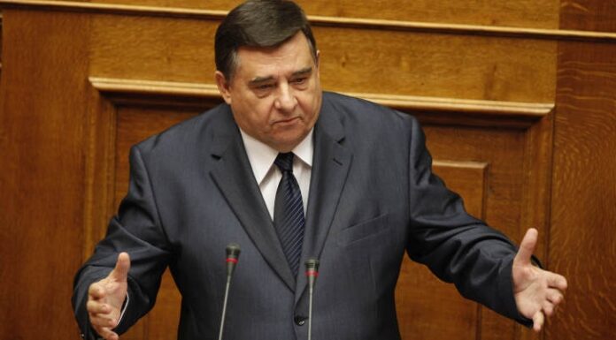 Κλείνει τον “ΛΑ.Ο.Σ” ο Γιώργος Καρατζαφέρης