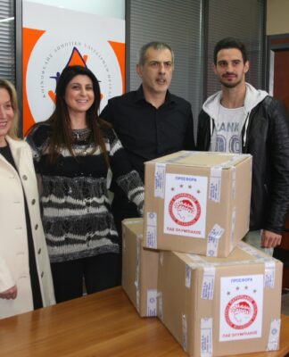 ΔΗΜΟΣ ΠΕΙΡΑΙΑ: Δίπλα στους άπορους η ΠΑΕ Ολυμπιακός! (Φωτο)