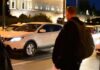 Ο Βαρουφάκης περπατάει στο Σύνταγμα χωρίς αστυνομικούς (Βίντεο)