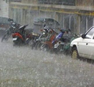 ΤΩΡΑ: Ισχυρή Χαλαζόπτωση στον Πειραιά (Βίντεο)