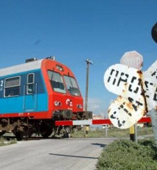 ΣΟΚ στο Βόλο: Ξάπλωσε στις ράγες και τον διαμέλισε το τρένο