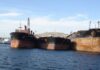 Σύγκρουση πλοίων στο Πέραμα – Στη θάλασσα μέλος του πληρώματος