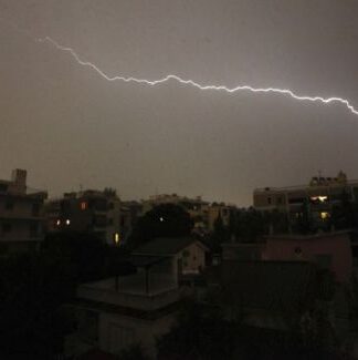 ΠΡΟΣΟΧΗ: Μέσα στις επόμενες τρεις ώρες ισχυρή καταιγίδα χτυπάει την Αττική!