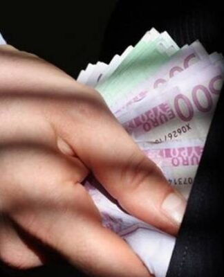 Θεσσαλονίκη: «Χέρι» στις καταθέσεις πελατών από τραπεζικό υπάλληλο