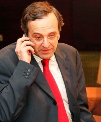 Σε Βενιζέλο και Θεοδωράκη τηλεφώνησε ο Σαμαράς