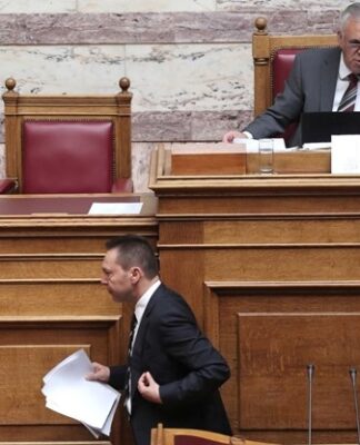 Έκτακτη συνάντηση Δραγασάκη – Στουρνάρα