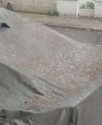 Έβρεξε…”χαλίκια” στην Παλιά Κοκκινιά (φωτο)