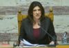 Ζωή Κωνσταντοπούλου: Ήπιε καφέ στη βουλή με τις απολυμένες καθαρίστριες