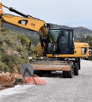 ΑΙΓΙΝΑ: Ξεκίνησαν τα έργα αποκατάστασης του οδοστρώματος στην περιοχή Ανιτσαίον